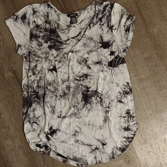 Tops - ⭐ 5 for $25⭐Shirt